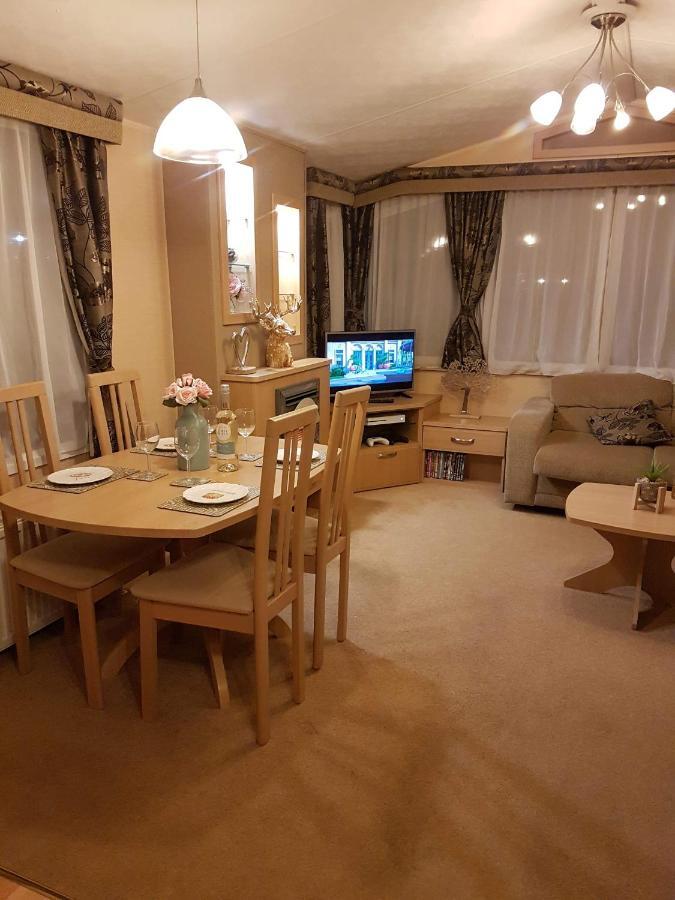 Caravan For Rent At Tattershall Holiday Park Kültér fotó